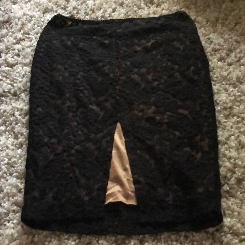 Lace pencil skirt with nude lining